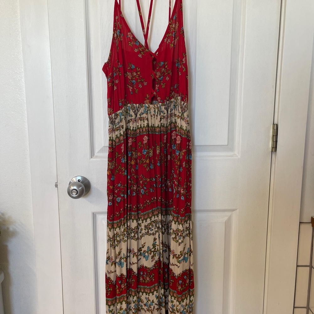 Chic Red Floral Maxi Dress